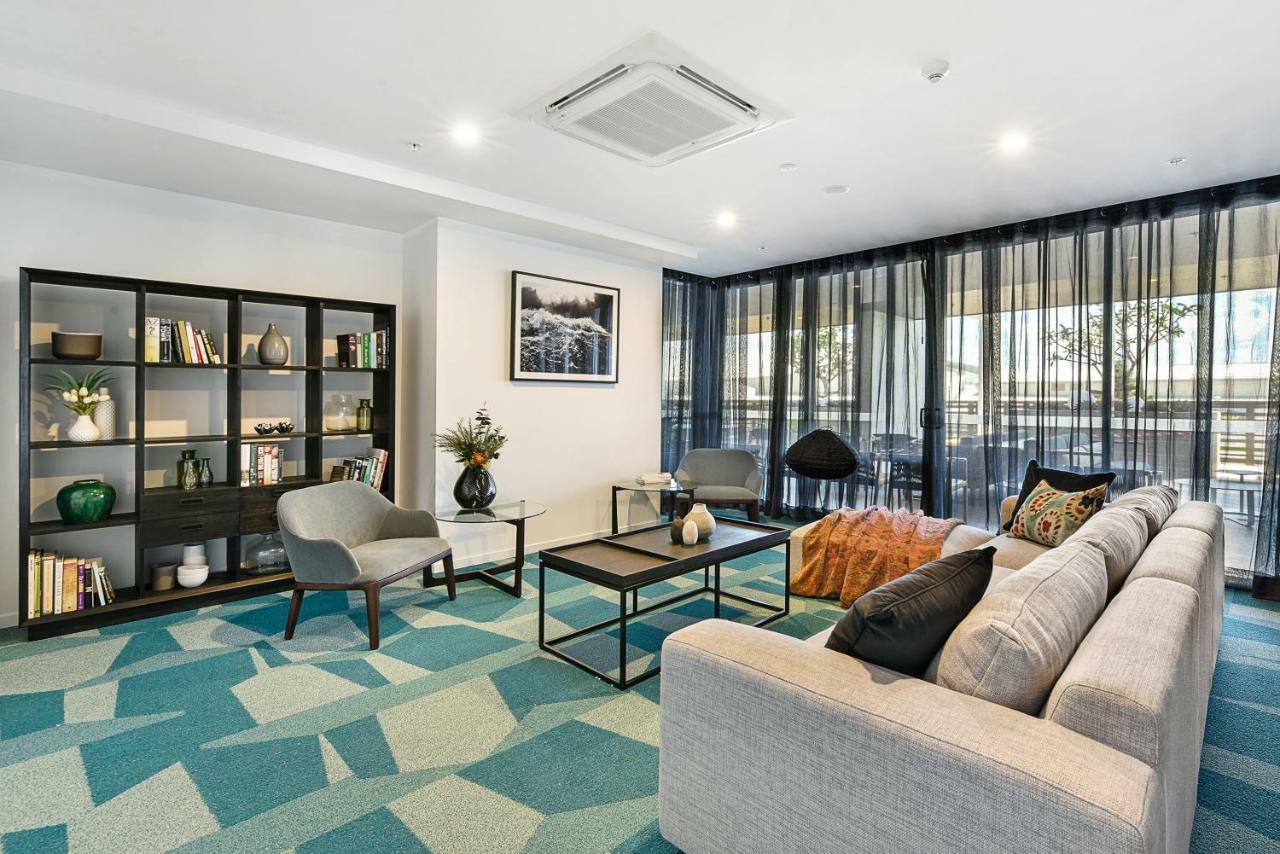 Qube Broadbeach Aparthotel 4*